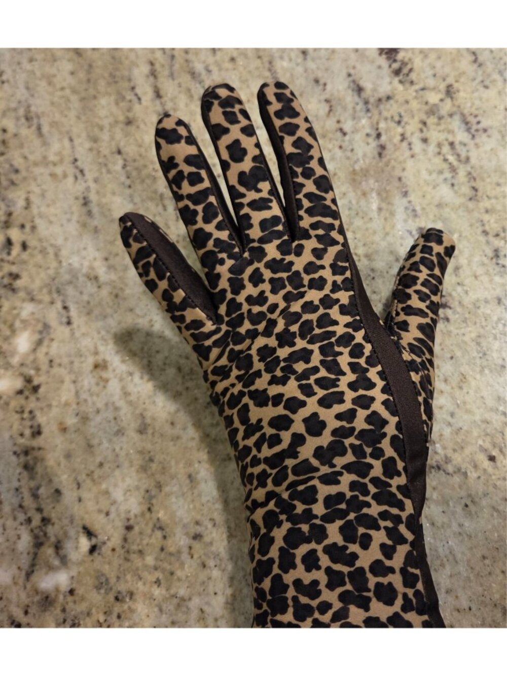 Isotoner Womens One Size Cheetah Leopard Animal Stretch Gloves Grip Palm - Picture 11 of 16